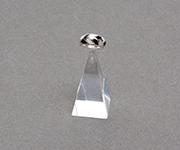 Plexiglas-Ring-Pyramide 30x30x55 mm 